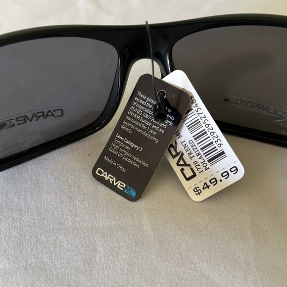 Carve polarized matte black frame illustrated arms - Picture 5 of 5